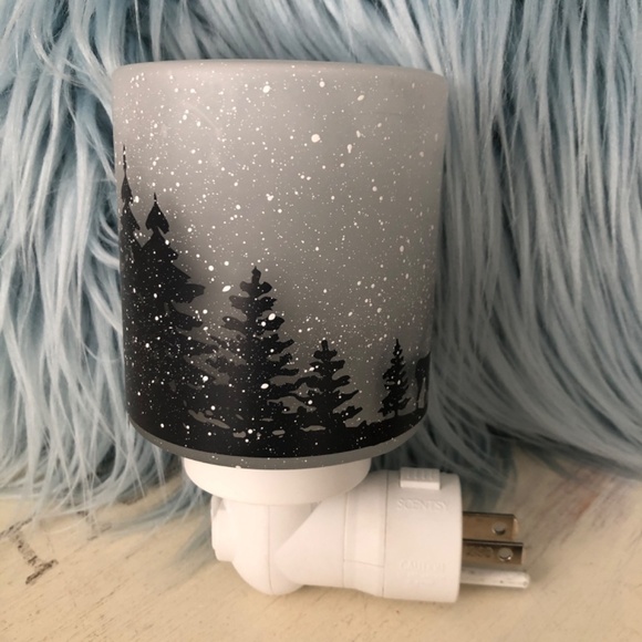 Scentsy WILDLIFE Mini Plug In Wax Warmer Lighted Frosted Glass Winter Deer Trees - Picture 3 of 16